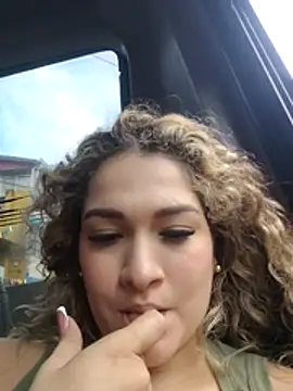 Sara_smiiith211 live sex cam