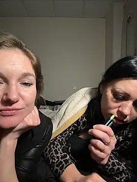 _Mila_Love's cam snapshot