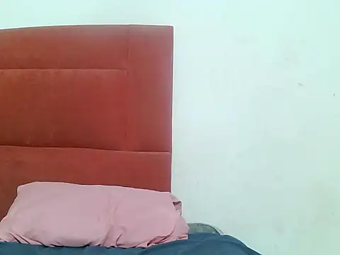 FreakyMamasita live sex cam