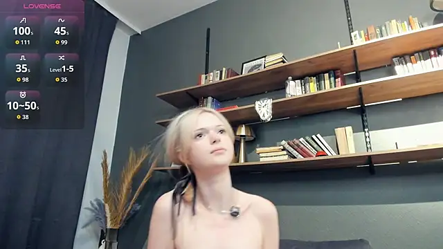 LaureMestler live sex cam