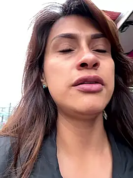 valeria_absurdah live sex cam