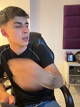 AdrianRinaldi live sex cam