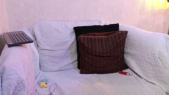 samanthaa_joness_'s cam snapshot