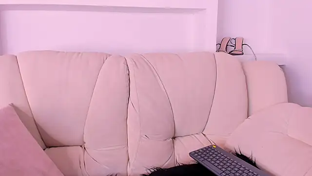 Radiant_Naomi live sex cam