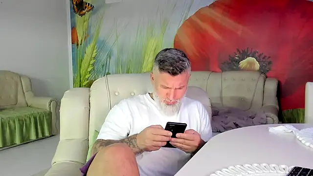 BlowMyXXL live sex cam