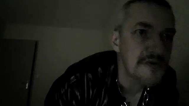 Nyctalopie8579's cam snapshot