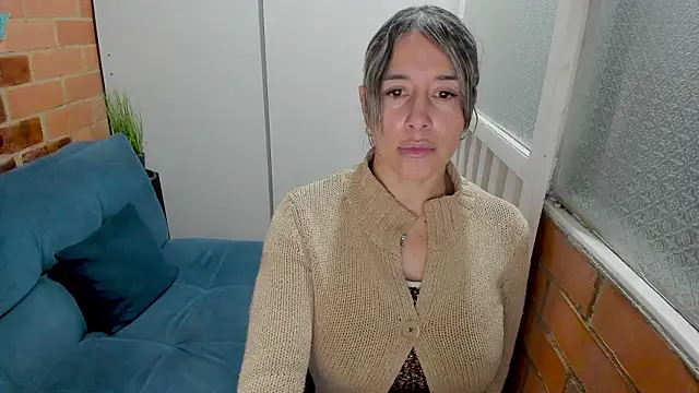 Penelope47 live sex cam