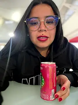 Devilsweet17 live sex cam