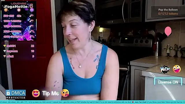 YogaHottie76's cam snapshot