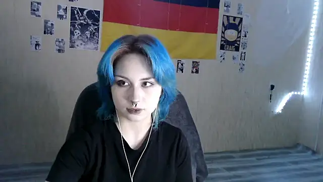 LeisaHopperstad's cam snapshot