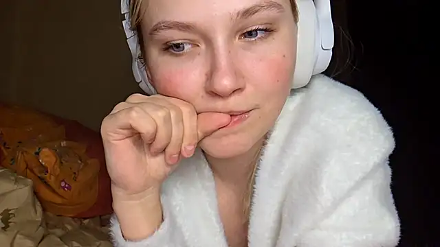 KarinRobertson live sex cam