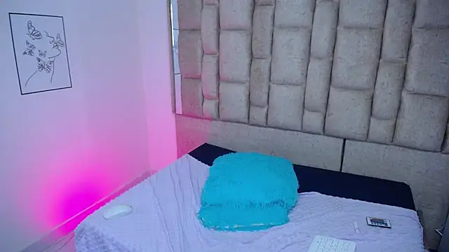 Atenea_Luxx's cam snapshot