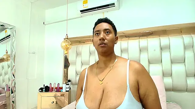 TiffantyAndStacy's cam snapshot