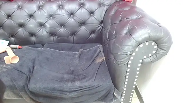 Kerly_Doll live sex cam