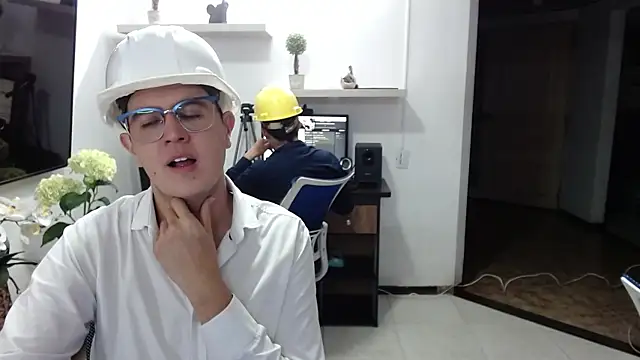 dylan_santiago_'s cam snapshot