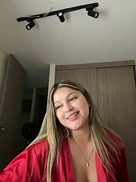 lunablossom_'s cam snapshot