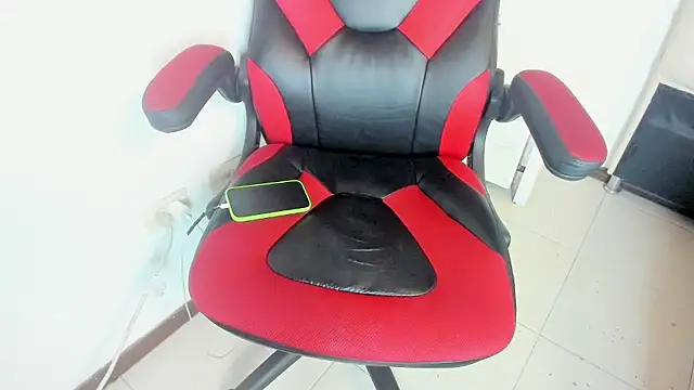 oliver_price1's cam snapshot