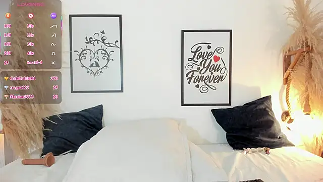 mia_lourence live sex cam