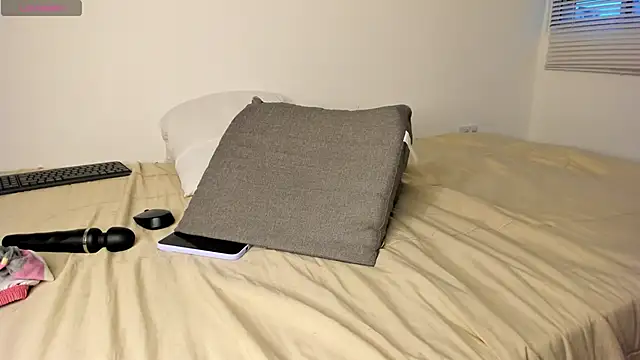 KhaliDrips's cam snapshot