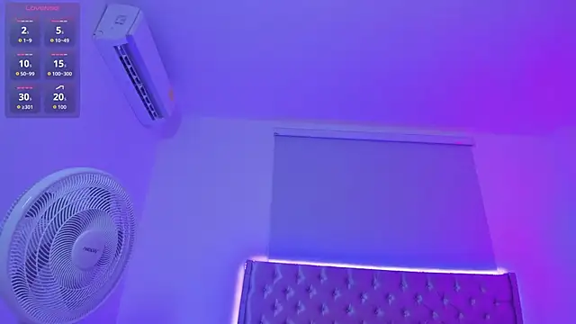 kitty_violet11's cam snapshot