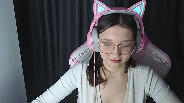 Pink-Aura-'s cam snapshot