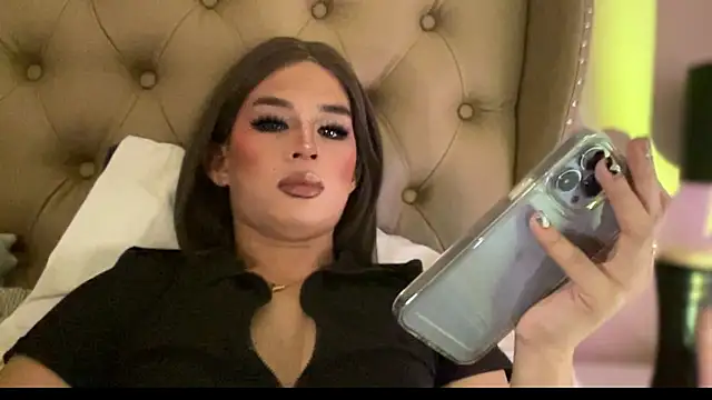 Worldclass_Maxxine_ live sex cam