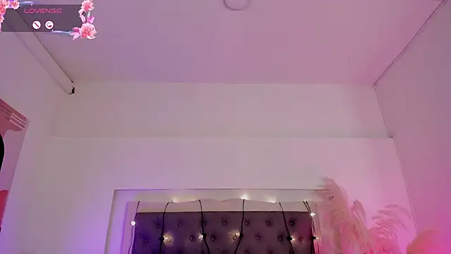 lea_walkerr's cam snapshot