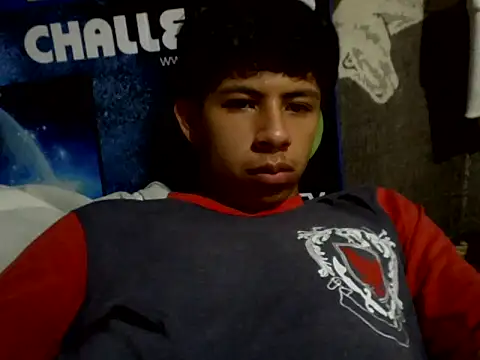 Carlos_Albert02's cam snapshot