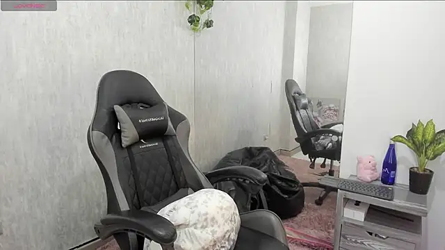 Gia_Campbell's cam snapshot