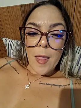 LiviaTavares_123's cam snapshot