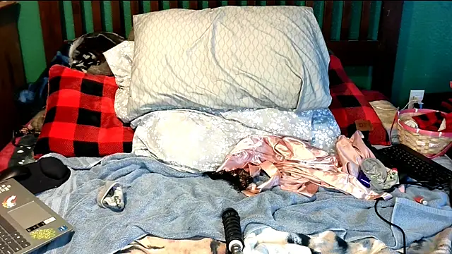 Shelly_hotwife's cam snapshot