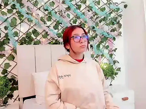 CharlotteBlossom's cam snapshot