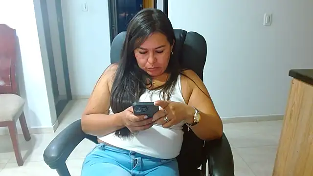 Ixchel_Anaid live sex cam