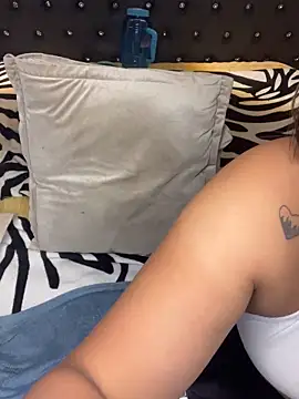 Nicky_gh live sex cam