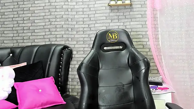 lulu_litlle's cam snapshot