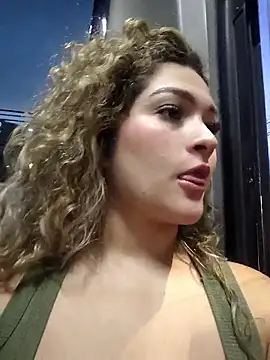 Sara_smiiith211's cam snapshot