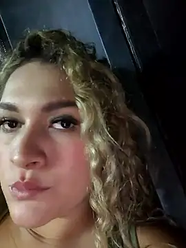 Sara_smiiith211's cam snapshot