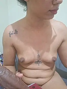 RavenShyfit live sex cam