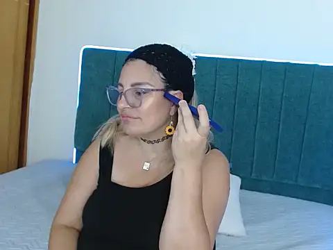 carolinacrus02's cam snapshot