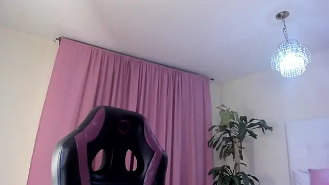 Emmaa_Queen_'s cam snapshot