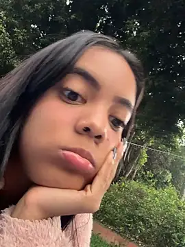 NAUGHTY_LITTLE_18 live sex cam