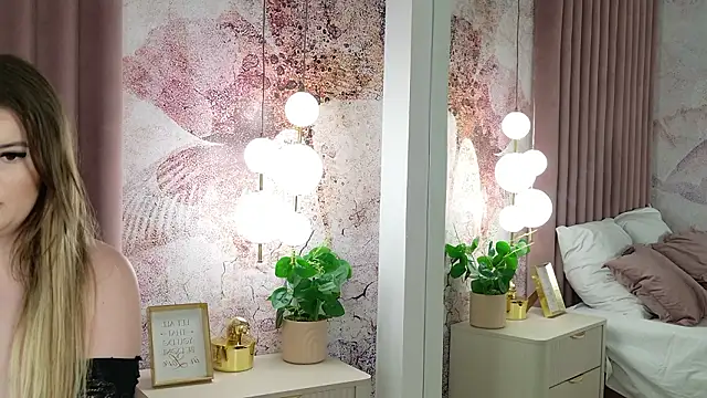 EmilyWess's cam snapshot