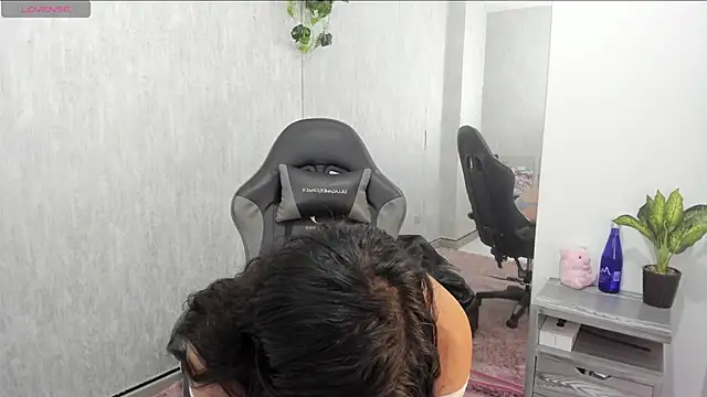 Gia_Campbell's cam snapshot