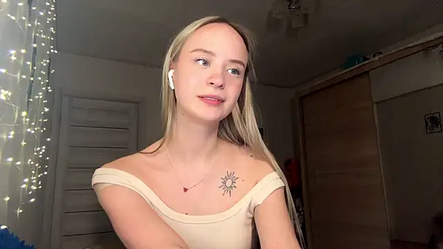 LatashiaOrcutt live sex cam