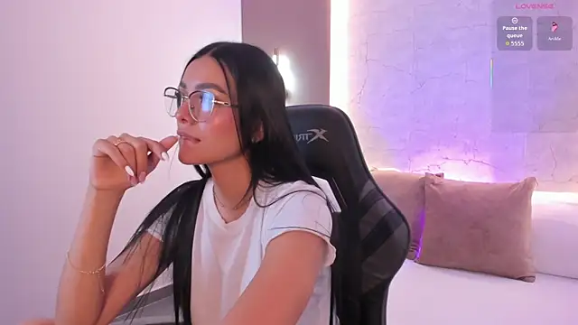 emily_tolson's cam snapshot