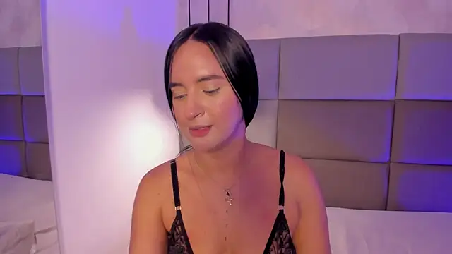 Emily_luve's cam snapshot