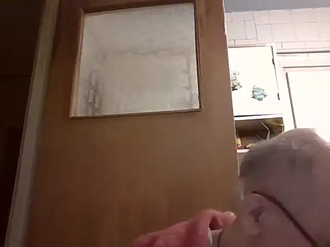 mariusica1@xh live sex cam