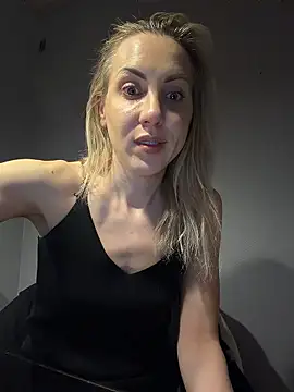 ElenaWhitmore's cam snapshot