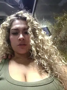 Sara_smiiith211's cam snapshot