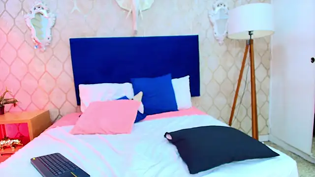 alanna_flowers's cam snapshot